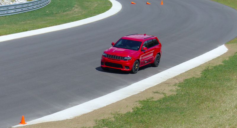Illustration for article titled The 707 Horsepower 2018 Jeep Trackhawk Is America’s Most Practical Supercar